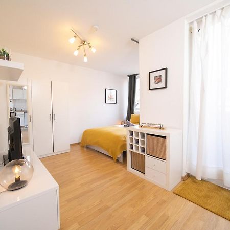 Studio Shiny - Zentral Mit Balkon - Messe - Kueche Нойс Экстерьер фото