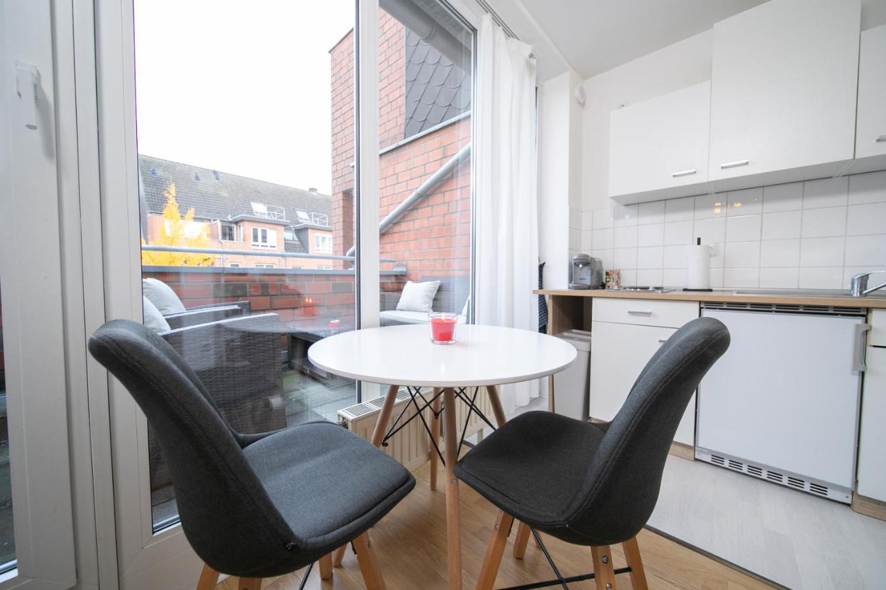 Studio Shiny - Zentral Mit Balkon - Messe - Kueche Нойс Экстерьер фото